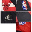 画像4: 【ビンテージ】【シカゴブルズ】バスケットボール【ＮＢＡ】【赤×黒×白】【中綿入り】【ブルゾン】【サイズＬ】<br> (4)