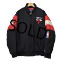 【ビンテージ】【シカゴブルズ】バスケットボール【ＮＢＡ】【赤×黒×白】【中綿入り】【ブルゾン】【サイズＬ】 
