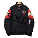 【ビンテージ】【シカゴブルズ】バスケットボール【ＮＢＡ】【赤×黒×白】【中綿入り】【ブルゾン】【サイズＬ】 