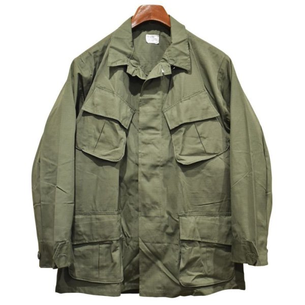 画像1: デッドストック【70's】【ビンテージ】【米軍実物】【リップストップ】【ジャングルファティーグジャケット】【ファティーグジャケット】【M-short】 