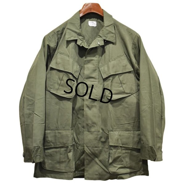 画像1: デッドストック【70's】【ビンテージ】【米軍実物】【リップストップ】【ジャングルファティーグジャケット】【ファティーグジャケット】【M-short】 