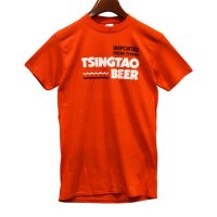 【デッドストック】【80's】 【USA製】【ビンテージ】【赤】【バックプリント】青島ビール【TSINGTAO BEER】Tシャツ 【サイズM】 