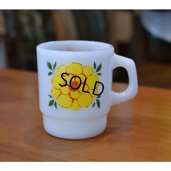 画像1: 【Fire King】【ファイヤーキング】【デイブレイカー】【黄色ｘ赤】【花】【スタッキング】【マグカップ】 