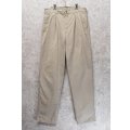 90's【ビンテージ】【L.L.Bean】【エルエルビーン】【裏地赤チェック】【コットンパンツ】１タック【ベージュ】【31×34】 