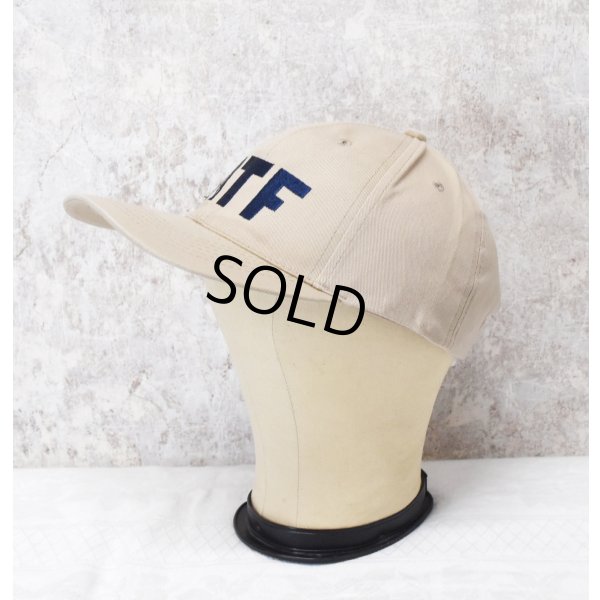画像3: 【デッドストック】【ATF】【ベージュ×紺刺繍ロゴ】【コットンBBキャップ】  