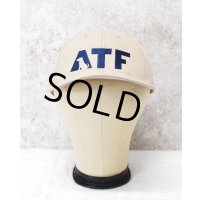【デッドストック】【ATF】【ベージュ×紺刺繍ロゴ】【コットンBBキャップ】  