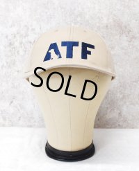 【デッドストック】【ATF】【ベージュ×紺刺繍ロゴ】【コットンBBキャップ】  