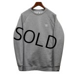 新品未使用【adidas】【アディダス】グレー【胸ロゴ】【スウェット】【サイズＬ】 