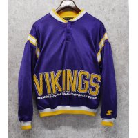 【ビンテージ 】【STARTER】スターター【NFL】ナショナル・フットボール・リーグ【VIKINGS】ミネソタ・バイキングス 紫ｘ黄色【ヘンリーネックスウェット】【サイズＳ】 