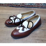 【ブルックスブラザーズ】【茶色×白】【オールデン】メダリオン【タッセルローファー】【9 1/2 2E】【27.5cm程度】 