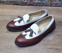 【ブルックスブラザーズ】【茶色×白】【オールデン】メダリオン【タッセルローファー】【9 1/2 2E】【27.5cm程度】 