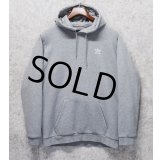 【ビンテージ】【アディダス】adidas【胸ロゴ刺繍】【グレー】パーカー【サイズＭ】 