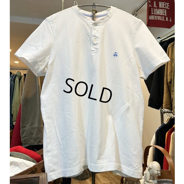 画像1: ビンテージ【ブルックスブラザーズ】Brooks Brothers【胸ロゴ入り】【鹿の子コットン】【白】【ヘンリーネックコットンTシャツ】【サイズL】 