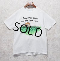 90's【USA製】【ビンテージ】【I fought the lawn】【プリントTシャツ】【白】【Tシャツ】【サイズＬ】 