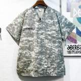 程度良好!! ビンテージ【USA製】ACU デジカモ 総柄【ポケット付き】【Vネック】メディカルプルオーバーシャツ【Tシャツ】【サイズM】 
