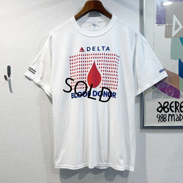 画像1: 程度良好!! ビンテージ【DELTA】BLOOD DONOR レッドクロス 赤ｘ青プリント 白Tシャツ サイズＬ  