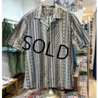 ハワイ製【ビンテージ】【FASHION BY TINA】【ブラウン系】【幾何学模様】コットン【半袖開襟シャツ】【サイズＬ】 