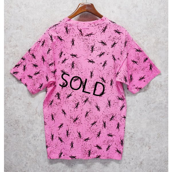 画像3: 90's~ USA製 ビンテージ【GECKO HAWAII】ゲッコーハワイ【ヤモリ】【ピンク×黒プリント】総柄【 Tシャツ】【サイズXL】 