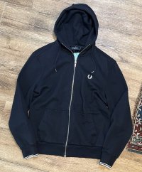 【フレッドペリー】Fred Perry 【黒】ロゴ入り【フルジップパーカー】【サイズL】 