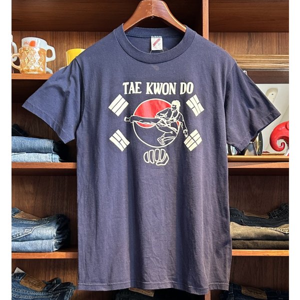 画像1: 90's【USA製】ビンテージ【ジャージーズ】【JERZEES】【TAE KNOW DO】テコンドー 【紺】武術【Ｔシャツ】【サイズL】 