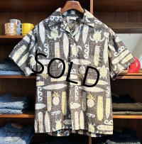 【USA製】【ビンテージ】【GO BAREFOOT】アロハシャツ【ウミガメ×波×カヌー模様】ハワイアンシャツ【黒×水色×ベージュ】コットン【半袖シャツ】【サイズM】 