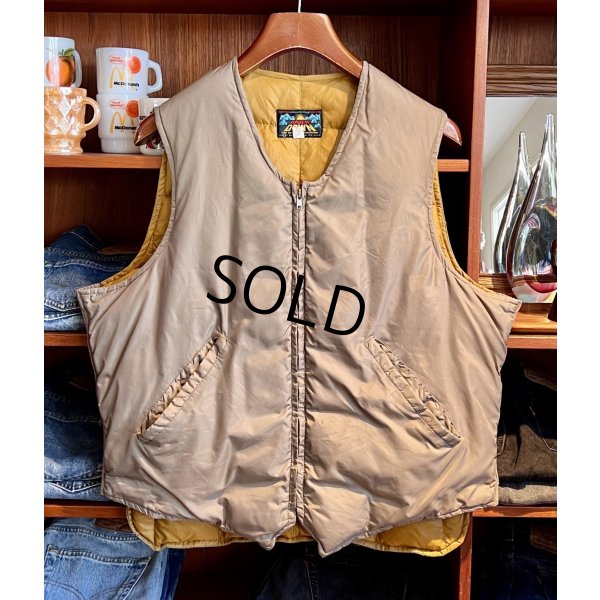 画像1: 70's~【ビンテージ】【Eddie Bauer】【エディーバウアー】バウアーダウン【ブラウンベージュ】ダウン【ダウンベスト】【サイズUS46】