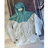 80's∼【ビンテージ】【BANANA EQUIPMENT】バナナエキュイップメント【ベージュ×緑切り返し】【マウンテンパーカー】【フード付き】ジップアップジャケット【サイズM】 