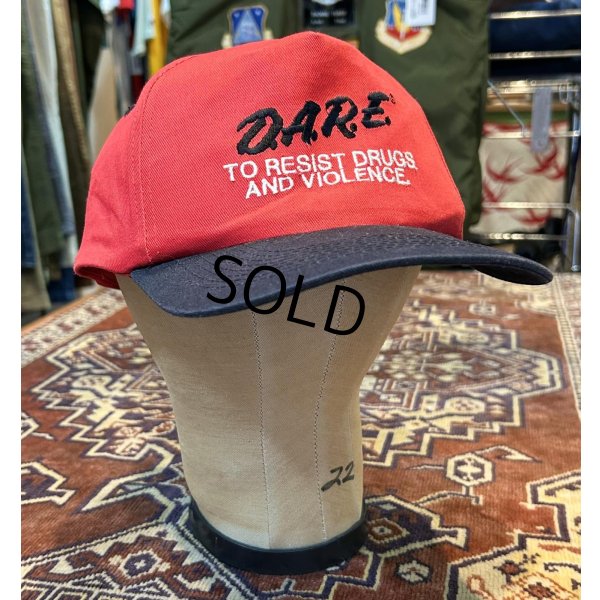 画像1: 【デッドストック】90’ｓ【ビンテージ】【D.A.R.E】【赤×黒】【コットンキャップ】【ＢＢキャップ】 