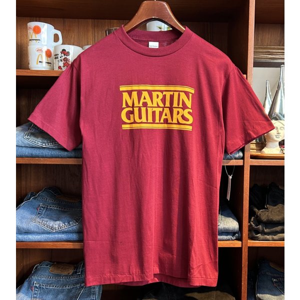 画像1: デッドストック 80's〜 USA製 ビンテージ MARTIN GUITARS マーチンギター【エンジ】【Tシャツ】【半袖Tシャツ】【サイズL】 