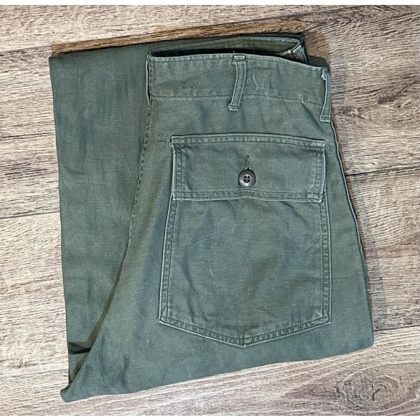 画像1: 【70's】【米軍実物】【ビンテージ】【U.S.ARMY】OG107【UFOボタン】Wステッチ【ボタンフライ】【ベイカーパンツ】【ユーティリティパンツ】【32x33】