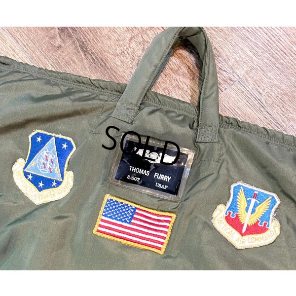 画像4: 程度良好!! 70's【ビンテージ】【米軍実物】【USAF】FURRY ワッペン付き【ヘルメットバッグ】 