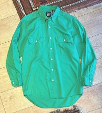 90’ｓ【ビンテージ】【オールドギャップ】【GAP】【緑】無地【コットンシャツ】【サイズＳ】 