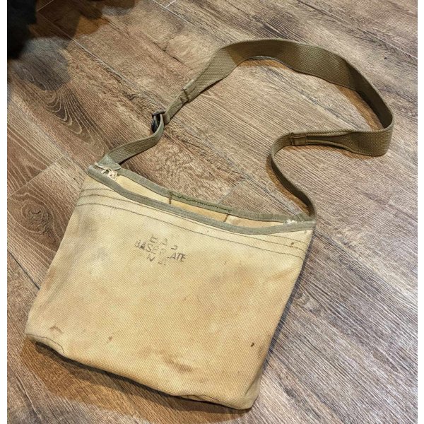 画像1: 40's【ビンテージ】ww2【米軍実物】U.S.ARMY【BASE PLATE M4】【ショルダーバッグ】 