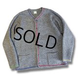 イタリー製【ベネトン】BENETTON【グレー】【カラフルステッチ入り】【ウールカーディガン】 