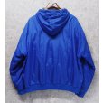 画像4: 【ビンテージ】【TYR】ティア【青ナイロン×裏フリース】【袖ロゴ入り】パーカー【サイズXL】 <br> (4)