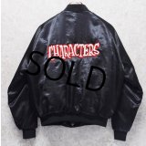 90's【USA製】【ビンテージ】ヒルトン【HILTON】【黒】CHARACTERS【中綿入り】【サテンブルゾン】Ｌ 