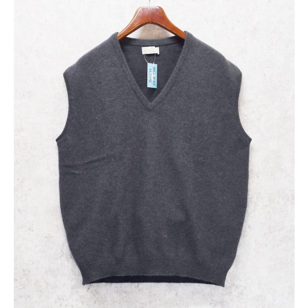画像1: スコットランド製 ビンテージ【アクアスキュータム】チャコール Vネック【アンゴラウールベスト】【44】 