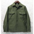 画像1: デッドストック【60's】【U.S.ARMY】【米軍実物】【ビンテージ】平ボタン【ユーティリティシャツ】【14 1/2×33】<br> (1)