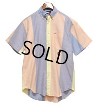 ビンテージ【TOMMY HILFIGER】トミーヒルフィガー【水色×ピンク×黄色】マルチカラー【ボタンダウンシャツ】半袖シャツ【サイズS】 