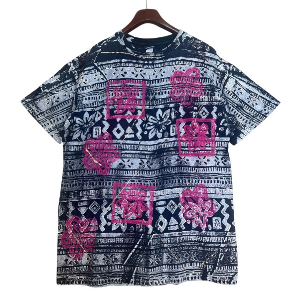 画像1: ビンテージ【USA製】【HONORS】黒地×白×ピンク【総柄】【花柄】【Tシャツ】【サイズ2X】