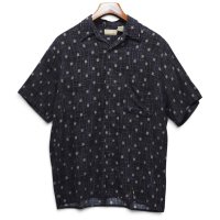 ビンテージ【Natural Issue】【黒×グレー幾何学模様】【レーヨン】【半袖シャツ】【サイズM】