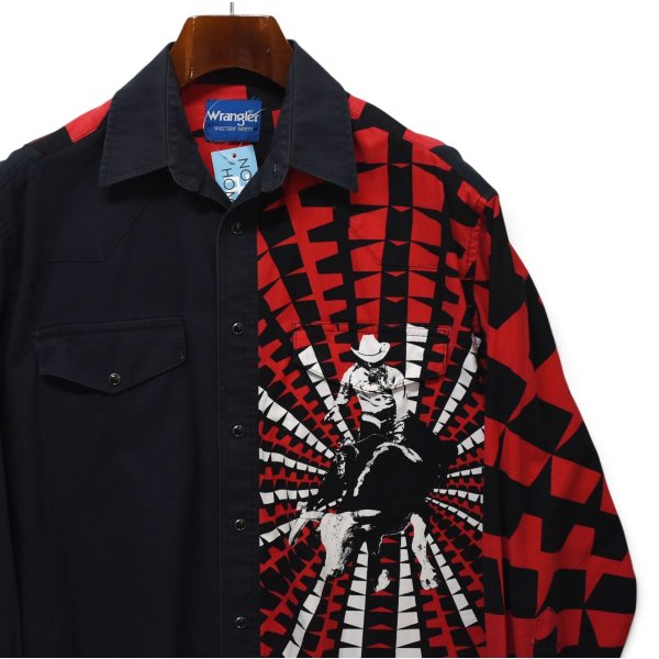画像1: 【ラングラー】【Wrangler】【黒×赤】【カウボーイグラフィック】【ロデオ】【ウエスタンシャツ】【サイズL程度】 