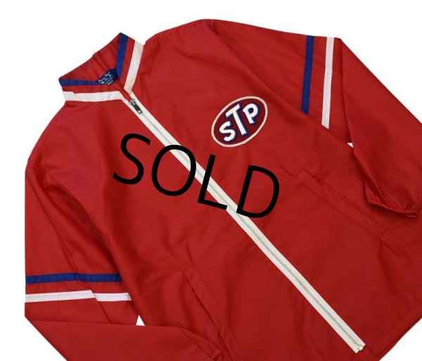 画像4: 70's【ビンテージ】デッドストック【Pennee Frock】【STP】【赤】【ワッペン付き】【ナイロンジャケット】【サイズS】  (4)