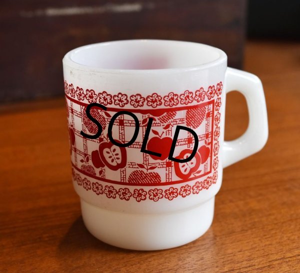 画像5: 【Fire King】【ファイヤーキング】【赤】【アップルオンザマット】【スタッキング】【マグカップ】ミルクガラス  (5)