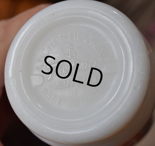 画像2: 【Fire King】【ファイヤーキング】【赤】【アップルオンザマット】【スタッキング】【マグカップ】ミルクガラス  (2)