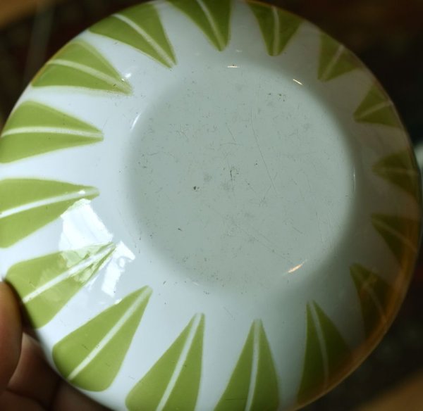 画像3: 【北欧】【キャサリンホルム】【ロータス】【ホーロー】【エナメルボウル】【白ｘ緑】【１４cm】 (3)