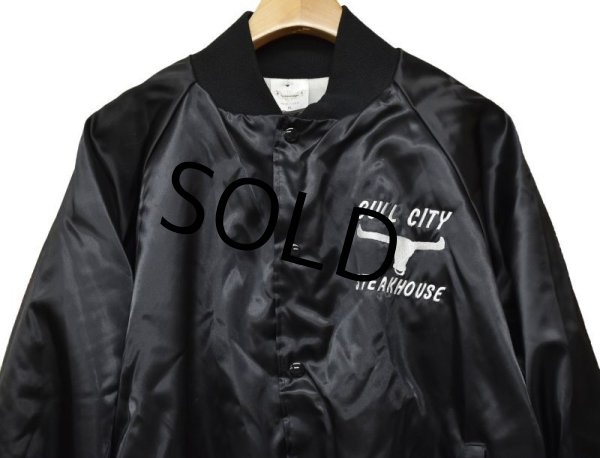 画像4: 【USA製】【ビンテージ】【AUBURN sportswear】【黒】【BULL CITY STEAKHOUSE】ナイロンブルゾン【サテンジャケット】【サイズＸＬ】  (4)