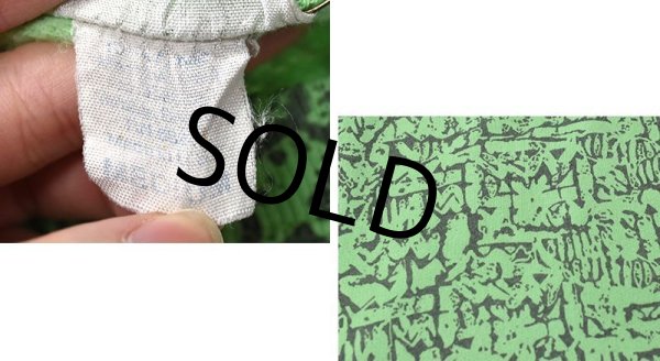 画像2: 【USA製】【ビンテージ】【黄緑×黒】【総柄】【スウェット】【サイズM】  (2)