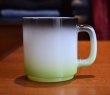 画像1: 【ビンテージ】【ミルクガラス】【黒ｘ白ｘ緑】【グラデーション】【マグカップ】  (1)