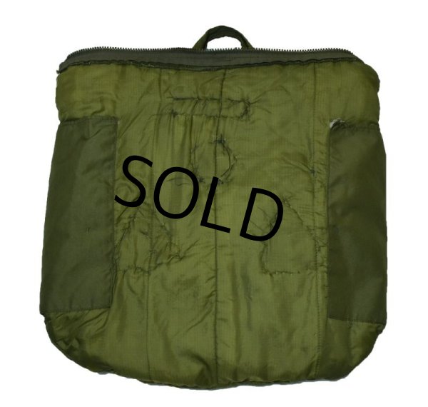 画像7:  80's【ビンテージ】【米軍実物】【USAF】ワッペン付き【ヘルメットバッグ】  (7)